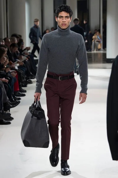 Look 38